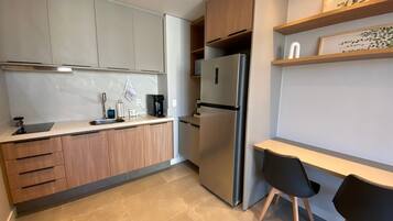 Studio | Cuisine privée | Réfrigérateur, micro-ondes, plaque de cuisson