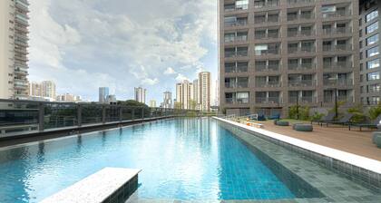 Estúdios com piscina no lounge