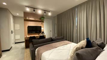 Basic Studio | Blackout curtains, iron/ironing board, free WiFi, individually decorated