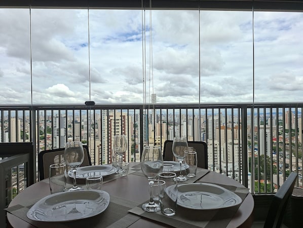 Basic Studio | Dining