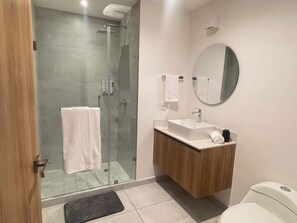 Shower, hair dryer - Urban Getaway in Colonia Americana | Duna S. (Guadalajara)