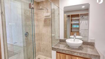 Shower, towels