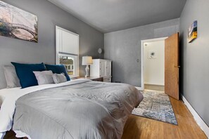3 bedrooms, WiFi - Oconto Hideaway- Mid/Long term stays welcome! (Oconto)