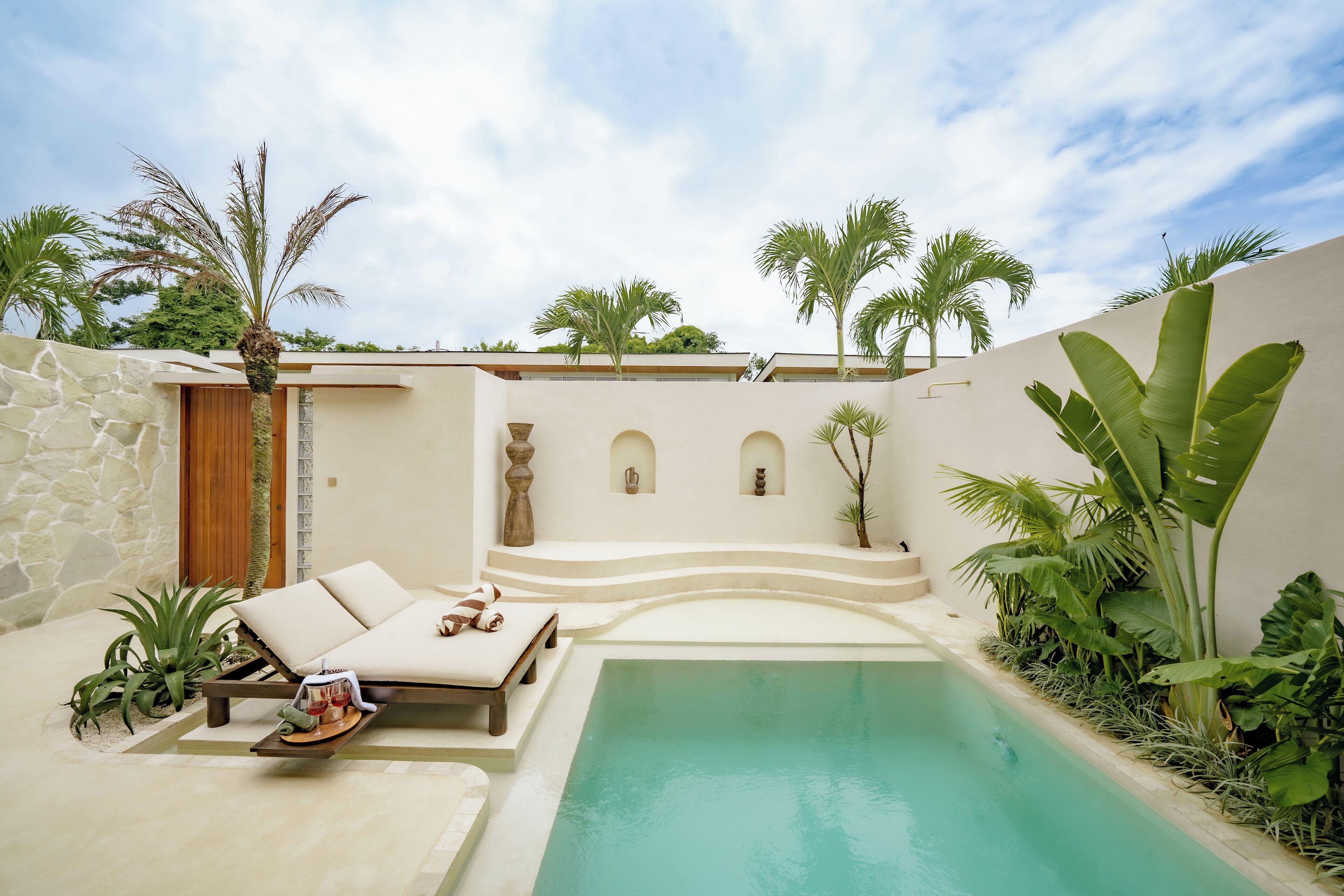 Hồ bơi ngoài trời 