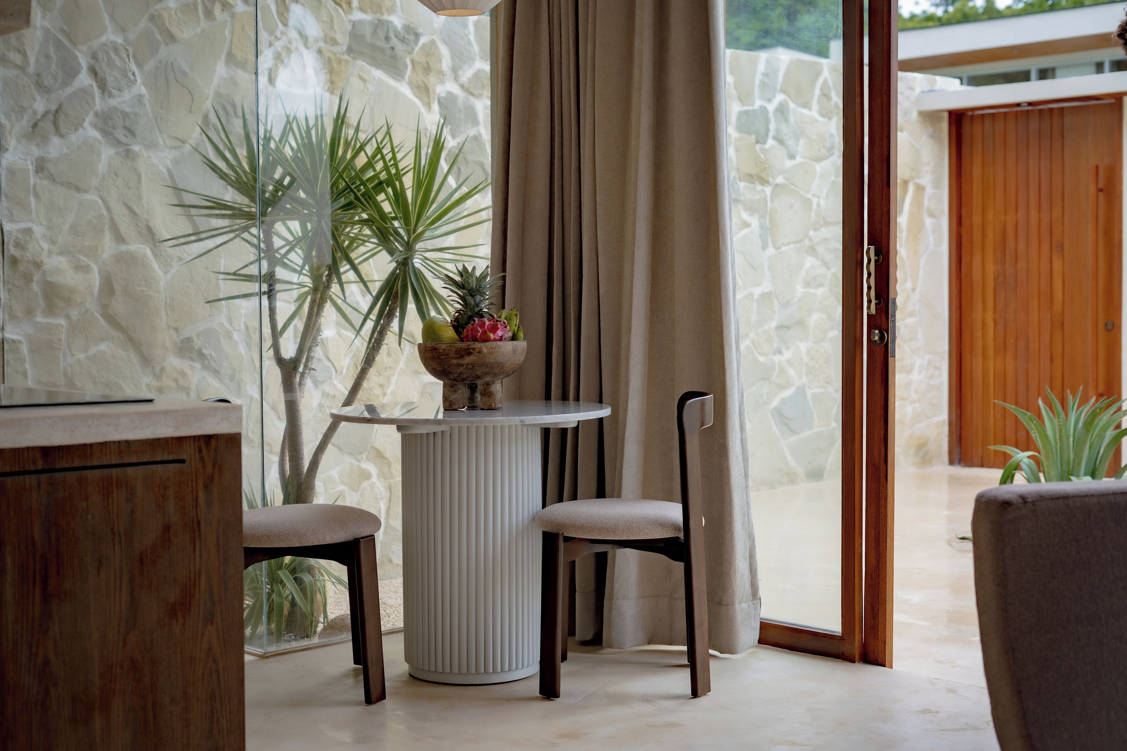 Phòng Suite Exclusive, 1 phòng ngủ, sân hiên, quang cảnh hồ bơi | Phòng ăn