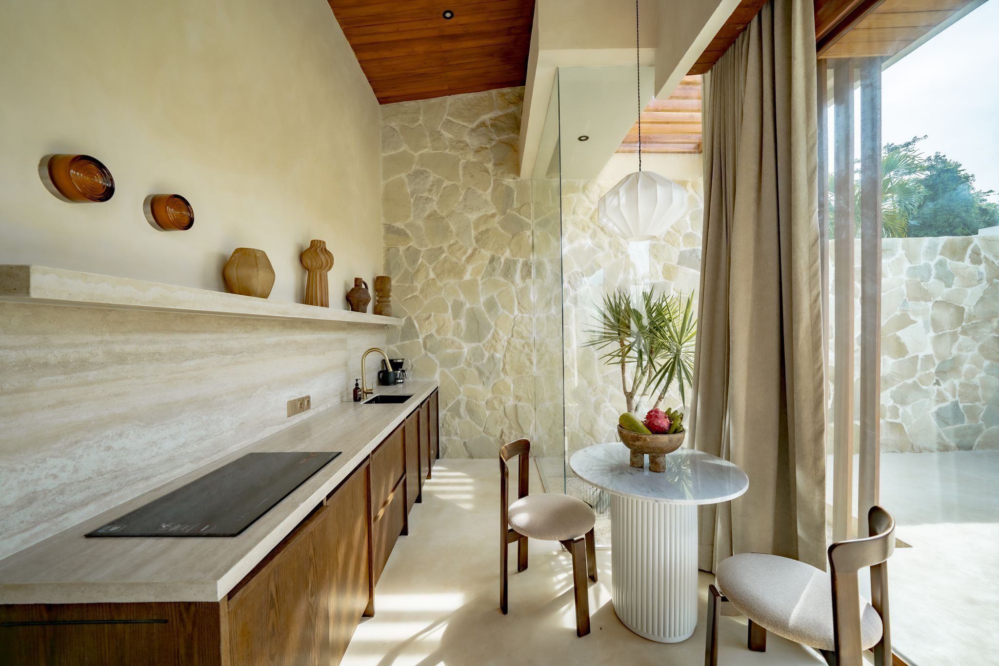 Suite Eksklusif, 1 kamar tidur, patio, pemandangan kolam renang | Dapur pribadi | Lemari es kecil, microwave, kompor, dan mesin pembuat kopi/teh