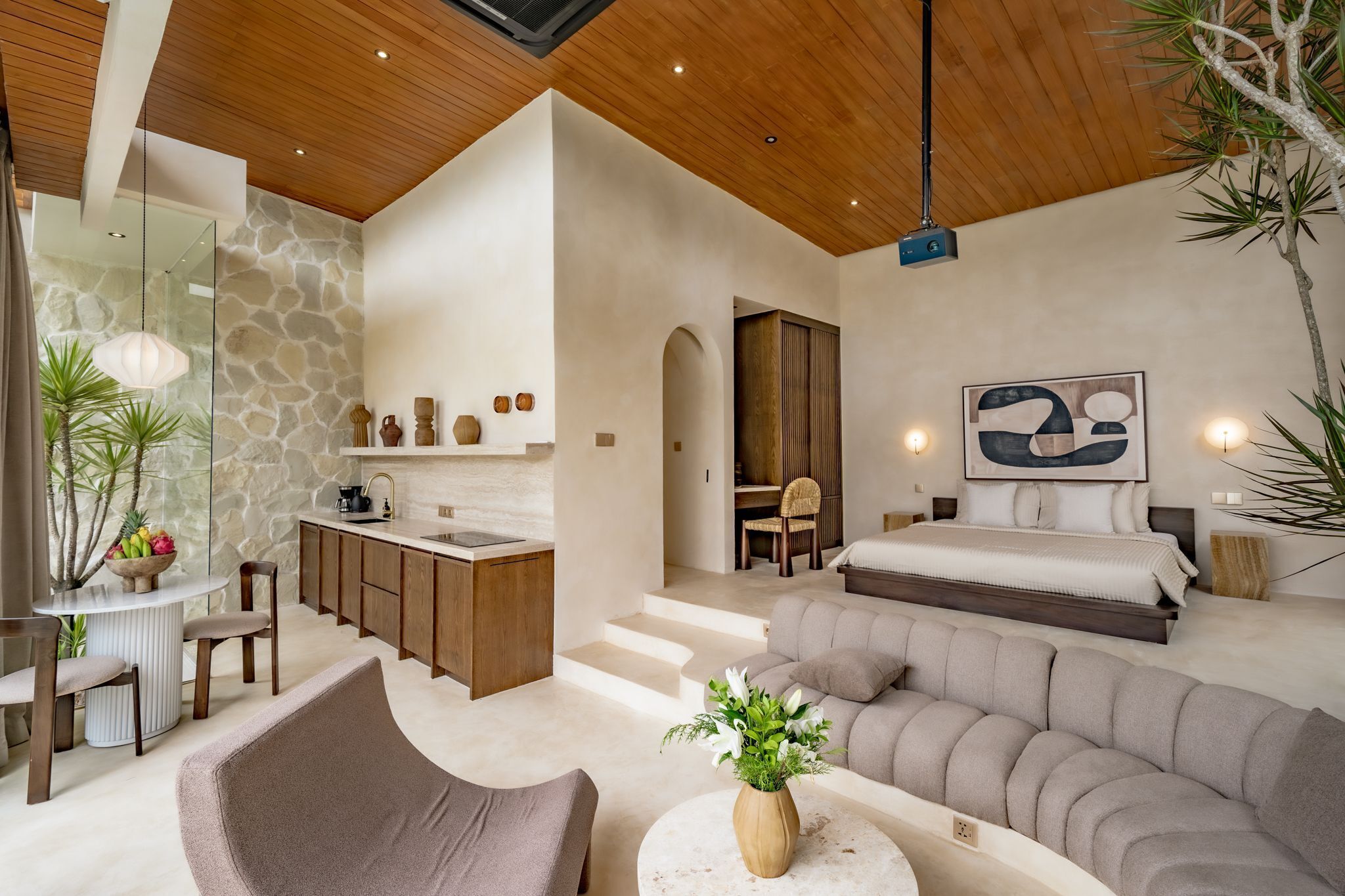 Suite Mewah, 1 kamar tidur, patio, pemandangan kolam renang | Ruang keluarga