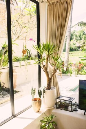 Villa, balcón, vistas al jardín | Interior