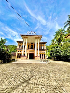 Exterior - Hotel Karanggoso Indah (Watulimo)