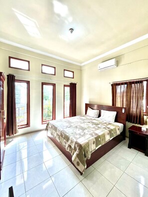 Quarto casal standard, vista para a cidade | Wi-Fi de cortesia