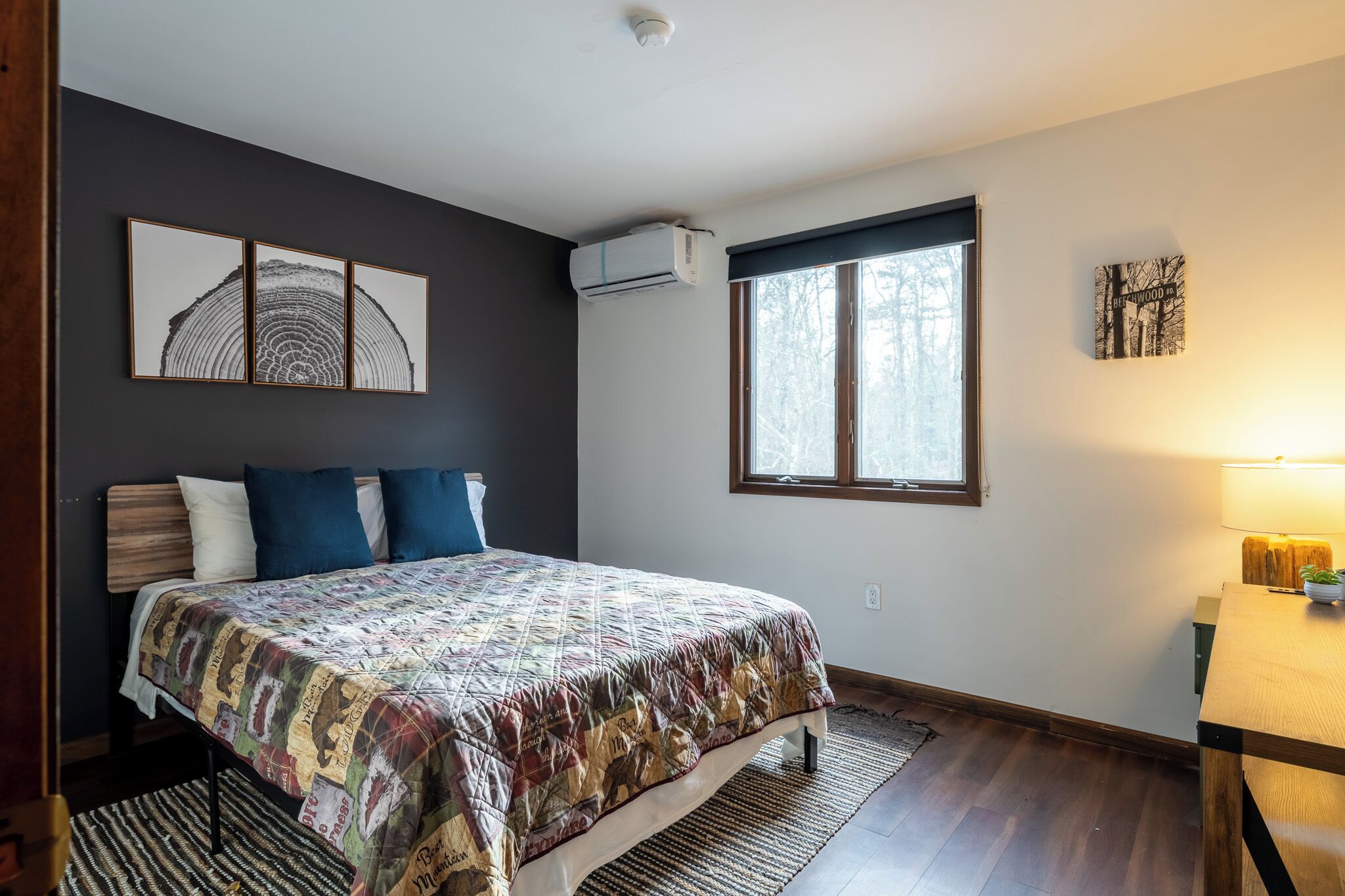 4 slaapkamers, een strijkplank/strijkijzer, wifi, beddengoed