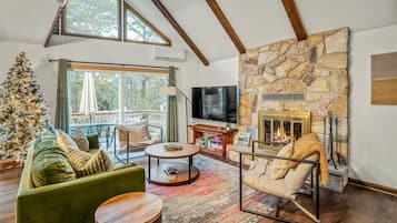 Smart TV, fireplace, table football, offices