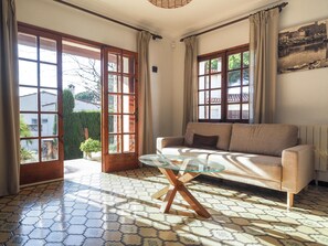 TV - Ref. COLOM: Villa with private pool in Cala Montgó (Escala (L'))