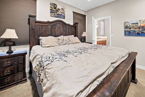 4 bedrooms, free WiFi - Dock & Chill – Parker Riverfront on Colorado River (Parker)