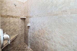 Bathroom - Dock & Chill – Parker Riverfront on Colorado River (Parker)