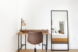 Interior - Blueground | Gowanus, view, nr Prospect Park (New York)