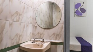 Bathroom - INNCA Singa Utara, Semarang (Semarang)