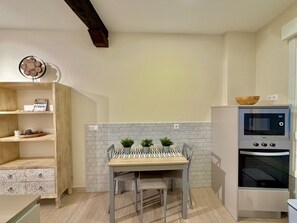 Dining - Itsasargi Home, in the heart of the old town (Bermeo)