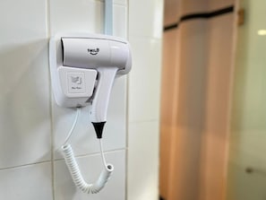 Desk, iron/ironing board, free WiFi, bed sheets - Smile Hotel Shah Alam I-City (Shah Alam)