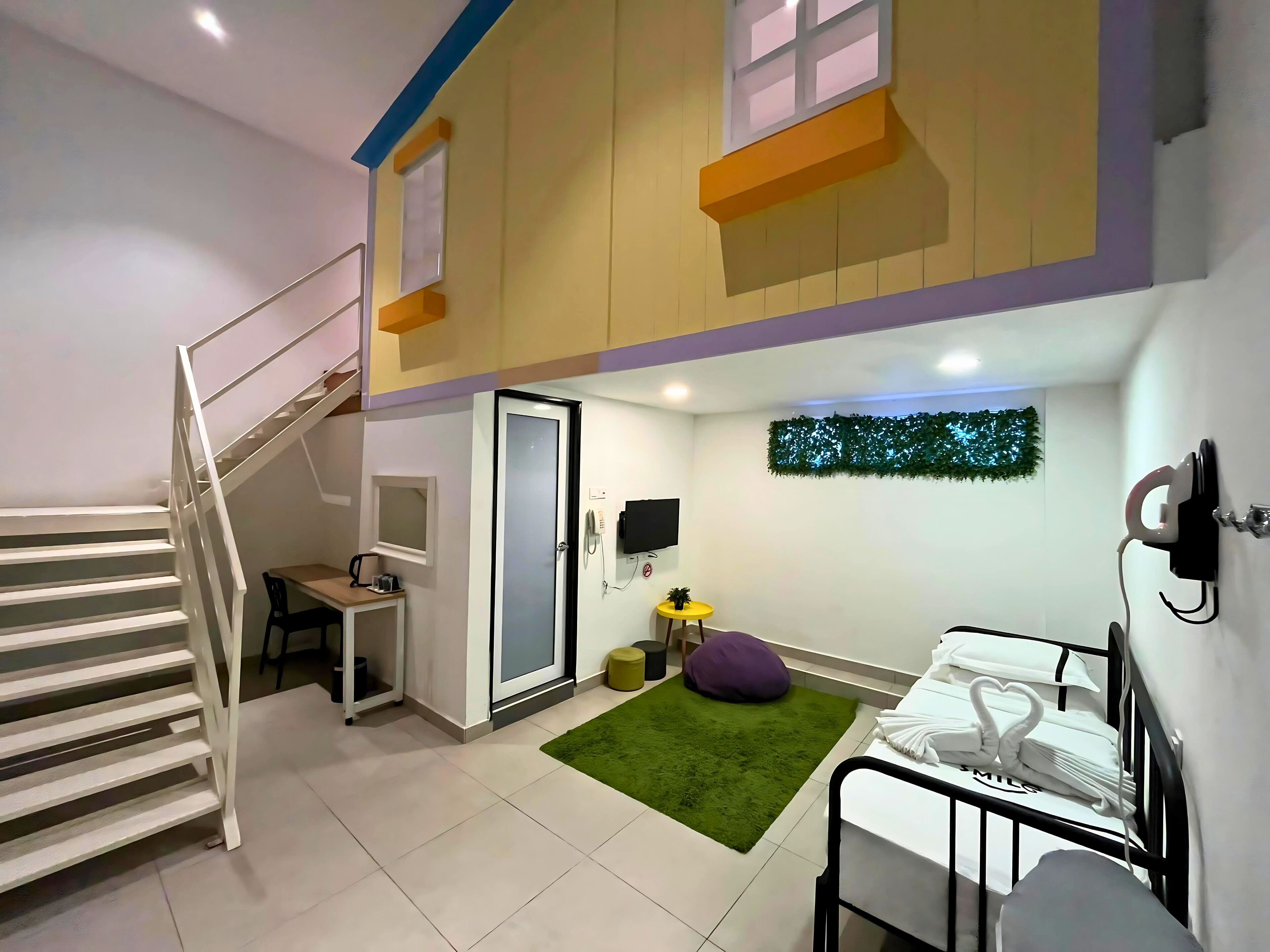 Appartement Duplex Familial | Bureau, fer et planche à repasser, Wi-Fi gratuit, draps fournis