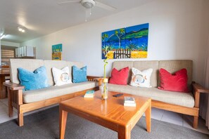 TV - Coastal Comfort | Balcony | Pool | Sea Views (Margate)
