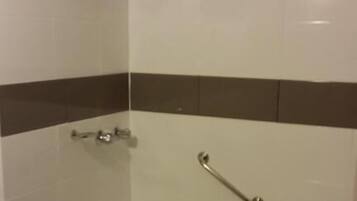 Family Room, Balcony, Courtyard View | Bathroom