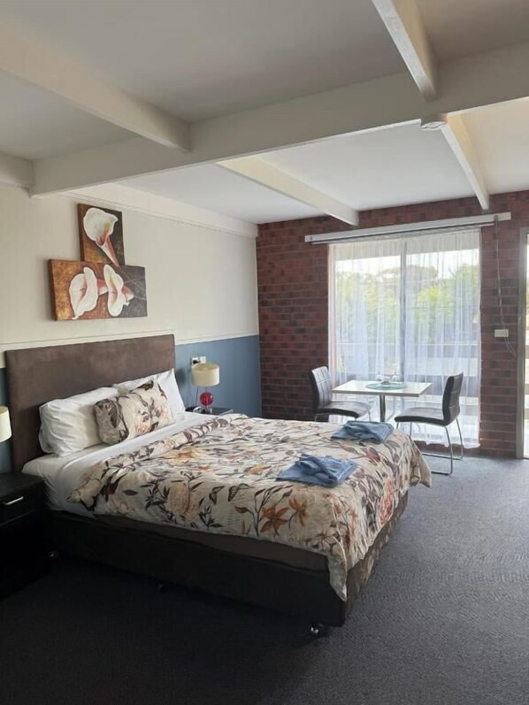 Chambre Double | Bureau, espace de travail pour ordinateur portable