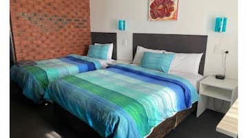 Twin Room, Balcony, Courtyard View | Desk, laptop workspace, iron/ironing board, free WiFi