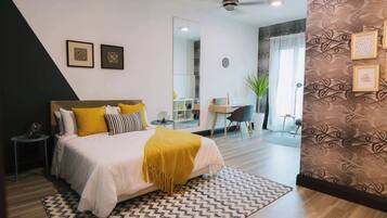House (6 Bedrooms) | Interior