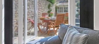 3 Bed Cottage - Garden, Wifi, Free Parking