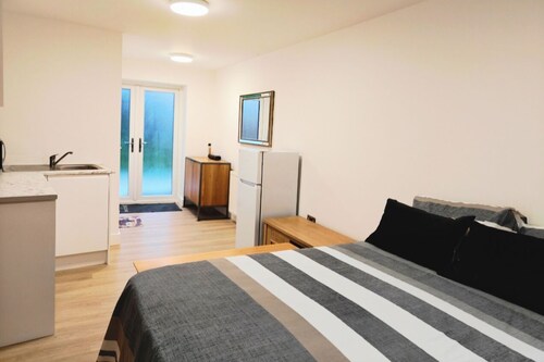 Cozy Studio in Hornchurch with Extra Bed