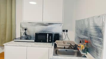Fridge, microwave, stovetop, toaster