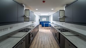 Fridge, microwave, stovetop, dishwasher - Cosy Studio in great location near the City (Birmingham)