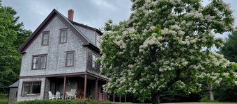 Historic 7-bedroom house in Sebago perfect for family gatherings.