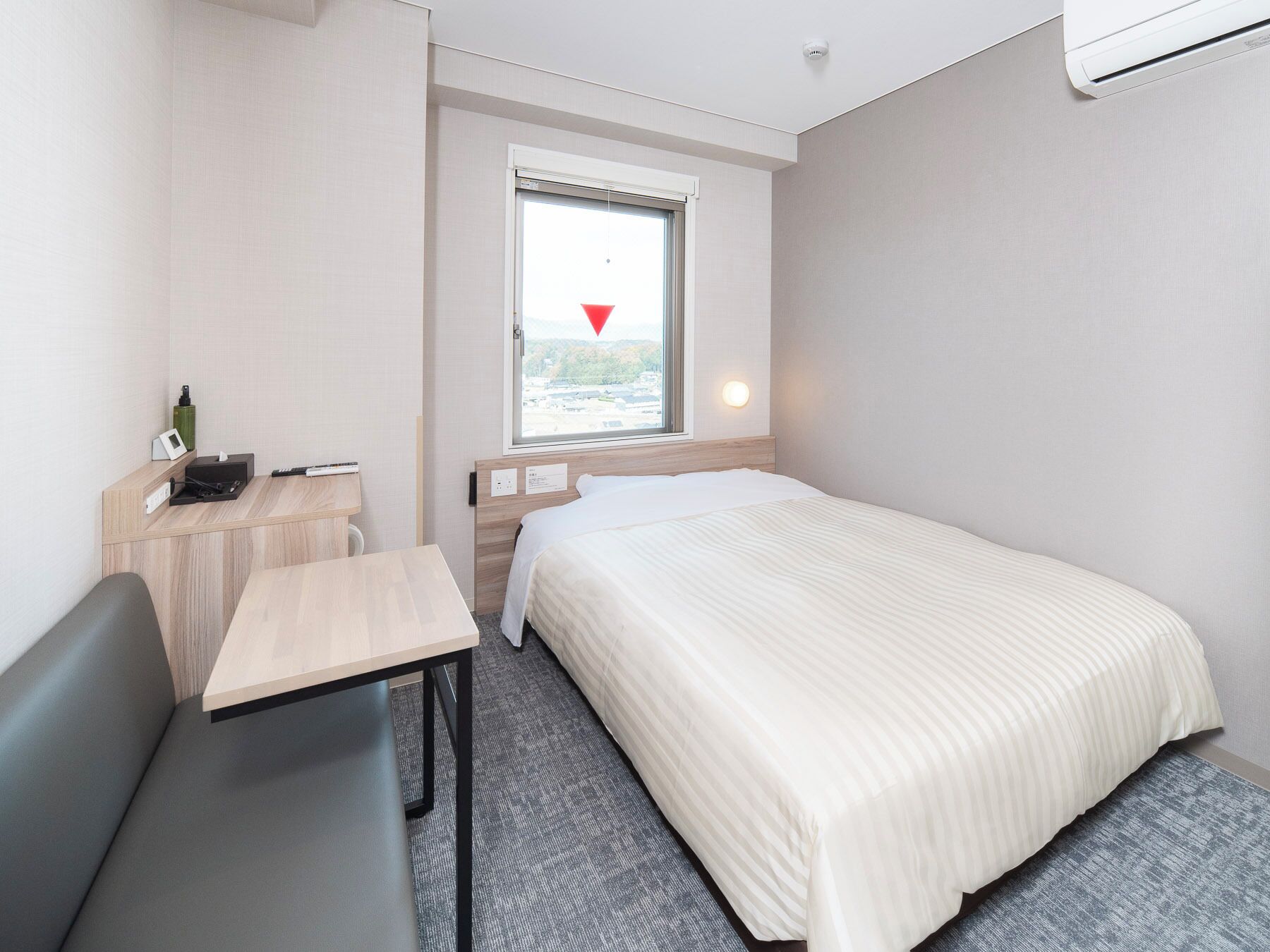 Standard-Doppelzimmer, 1 Doppelbett | Schreibtisch, laptopgeeigneter Arbeitsplatz, Verdunkelungsvorhänge