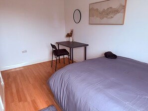 2 bedrooms, WiFi, bed sheets - Cosy 2 Bedroom Apartment by Airport & Town Centre (Luton)