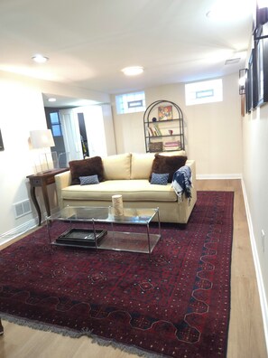 Älytelevisio, kirjoja, stereot, tulostin