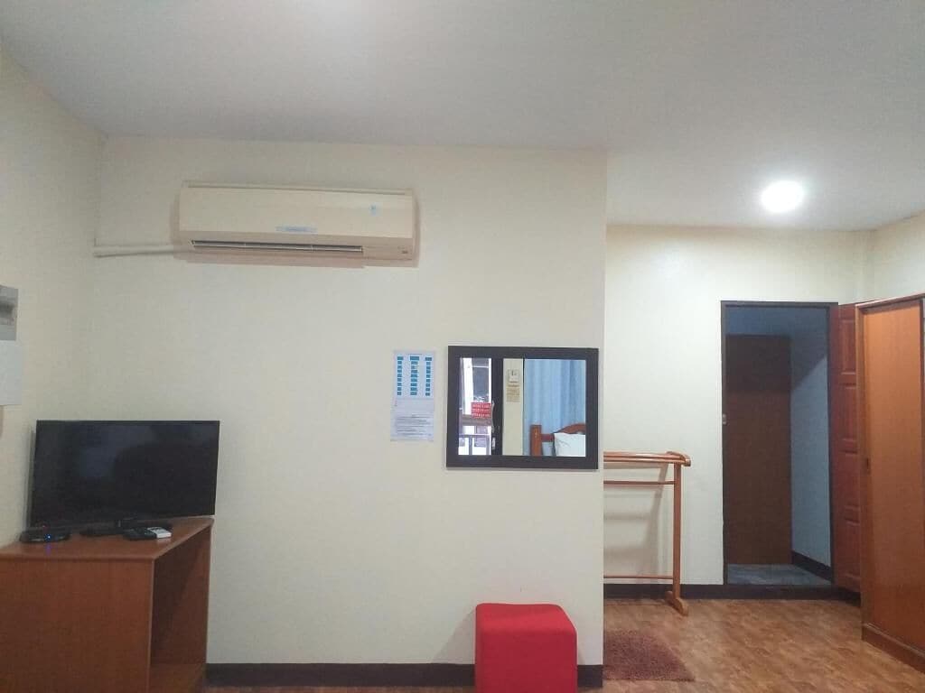 Family Room, Balcony | Interior