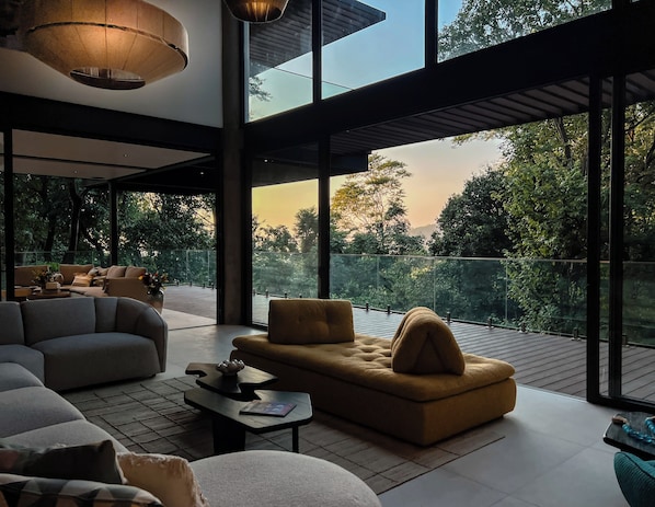 Interior - Luxury 6-ensuite bedroom Villa with private pool in pleasant Santa Teresa (Santa Teresa)