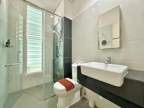 Classic-lejlighed - 2 soveværelser - balkon - byudsigt | Badeværelse