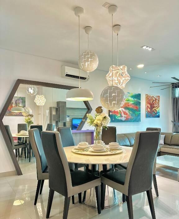 Appartamento Classic, 2 camere da letto, balcone, vista città | Ristoranti