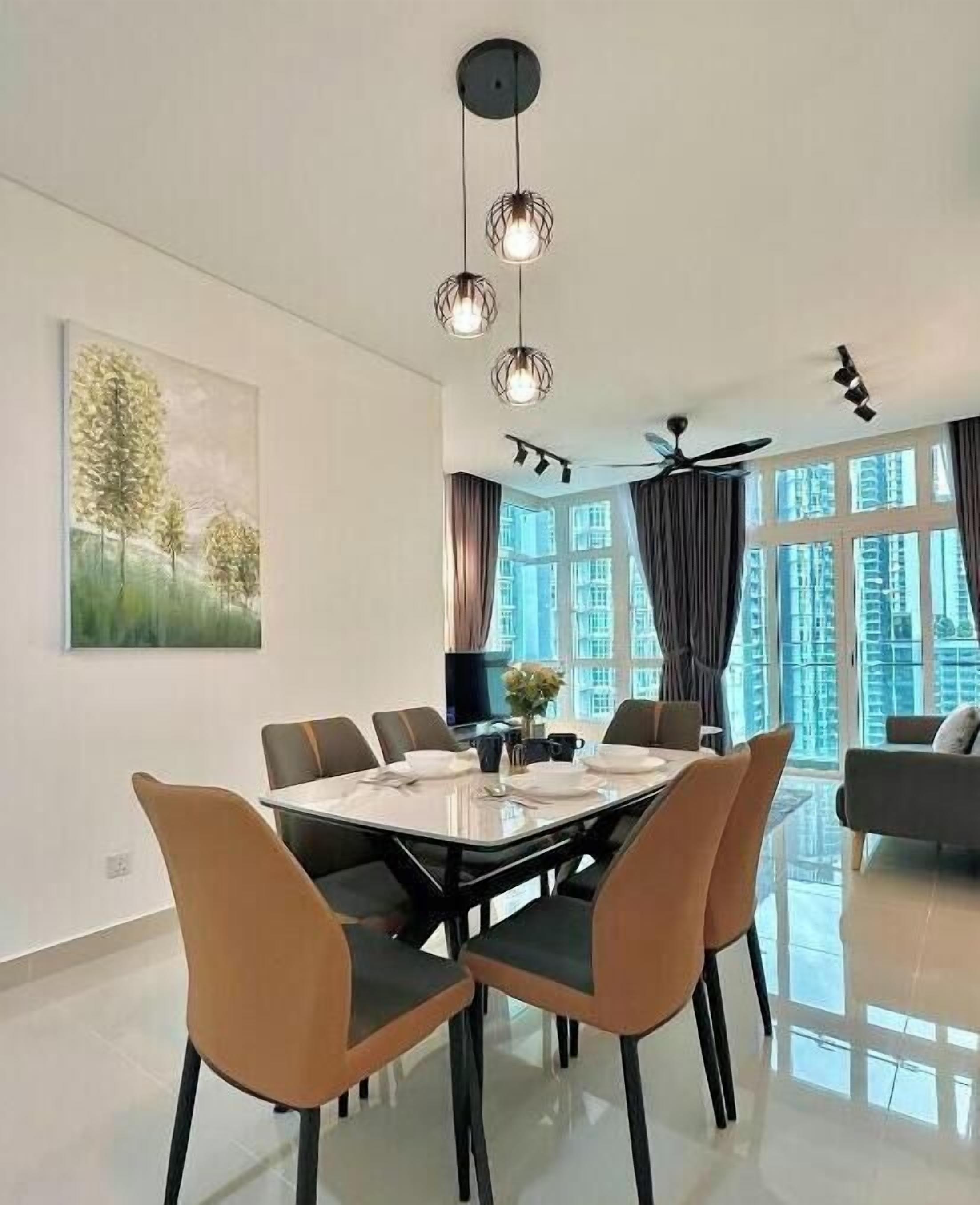 Apartamento conforto, 2 quartos, sacada, vista para a piscina | Opções para refeição