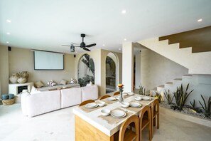 Luxury Villa, 2 Bedrooms, Pool View | Dining room - Villa Juno Uluwatu (Pecatu)