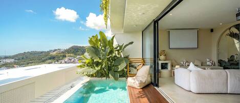 Kolam renang outdoor