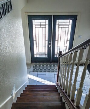 Interior - Perfect 7-bedroom house with a in ground pool (Loogootee)