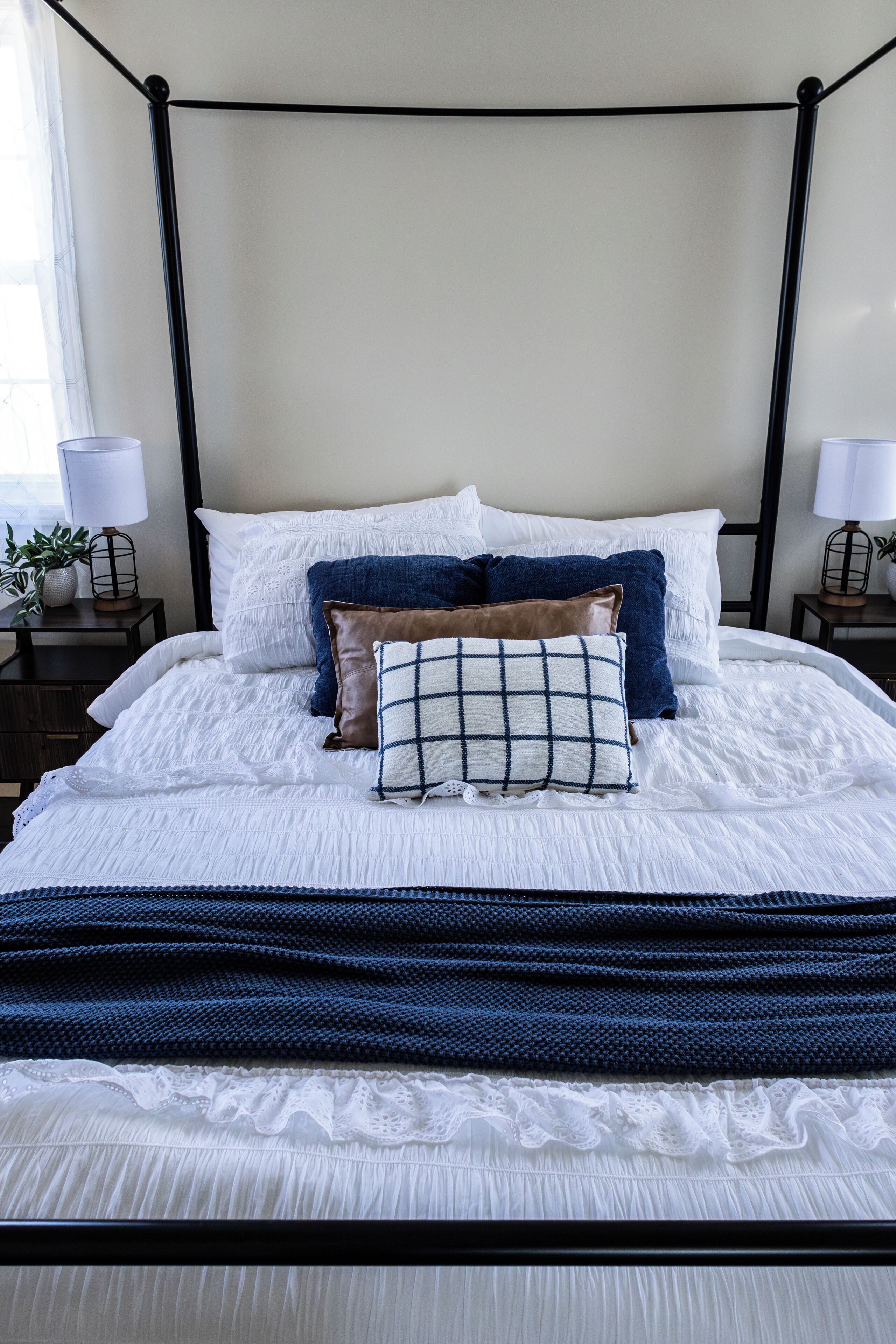 7 bedrooms, WiFi, bed sheets