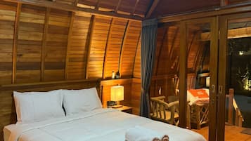 Cabaña clásica, 1 habitación | Escritorio, tabla de planchar con plancha, wifi gratis