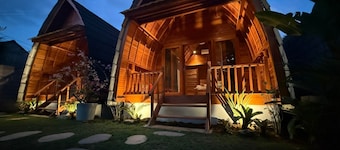 Qchen Cuan Cabin Amed