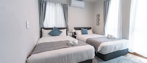 Casa básica | Ferros/tábuas de passar roupa, Wi-Fi de cortesia