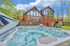 Outdoor spa tub - Lakefront Home in the Poconos with Hot Tub! (Albrightsville)